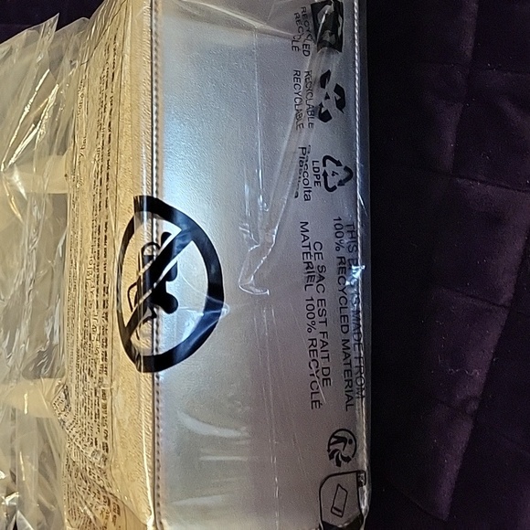 Michael Kors Charlotte Large Signature Logo and Metallic Top-Zip Tote Bag - Picture 8 of 16